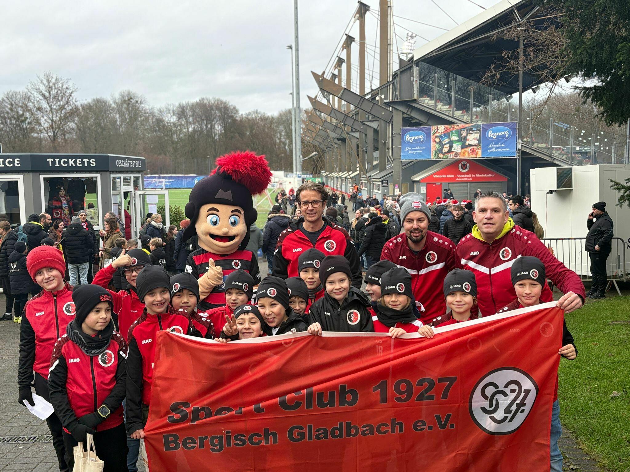 F-Jugend feiert Weihnachtsfeier bei Viktoria Köln F-Jugend feiert Weihnachtsfeier bei Viktoria Köln